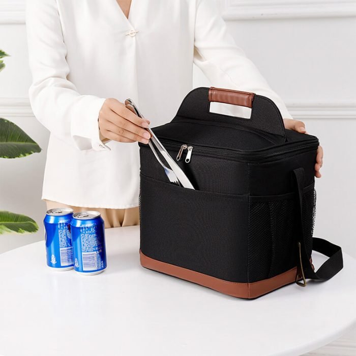CL008 Black portable insulated cooler bag - Image 12